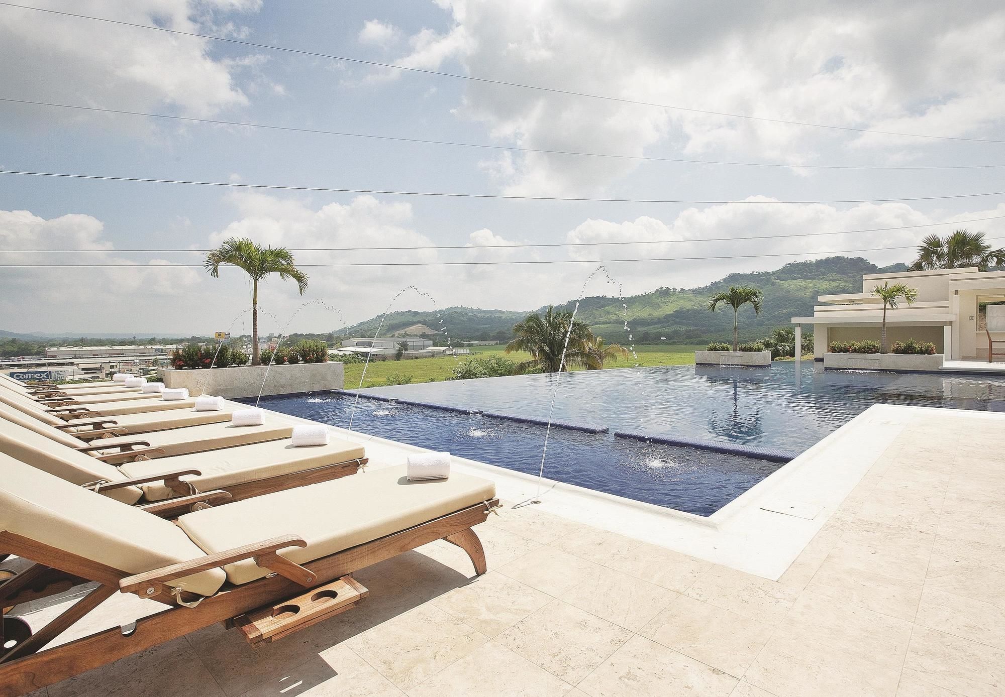 מלון La Quinta By Wyndham Poza Rica מראה חיצוני תמונה