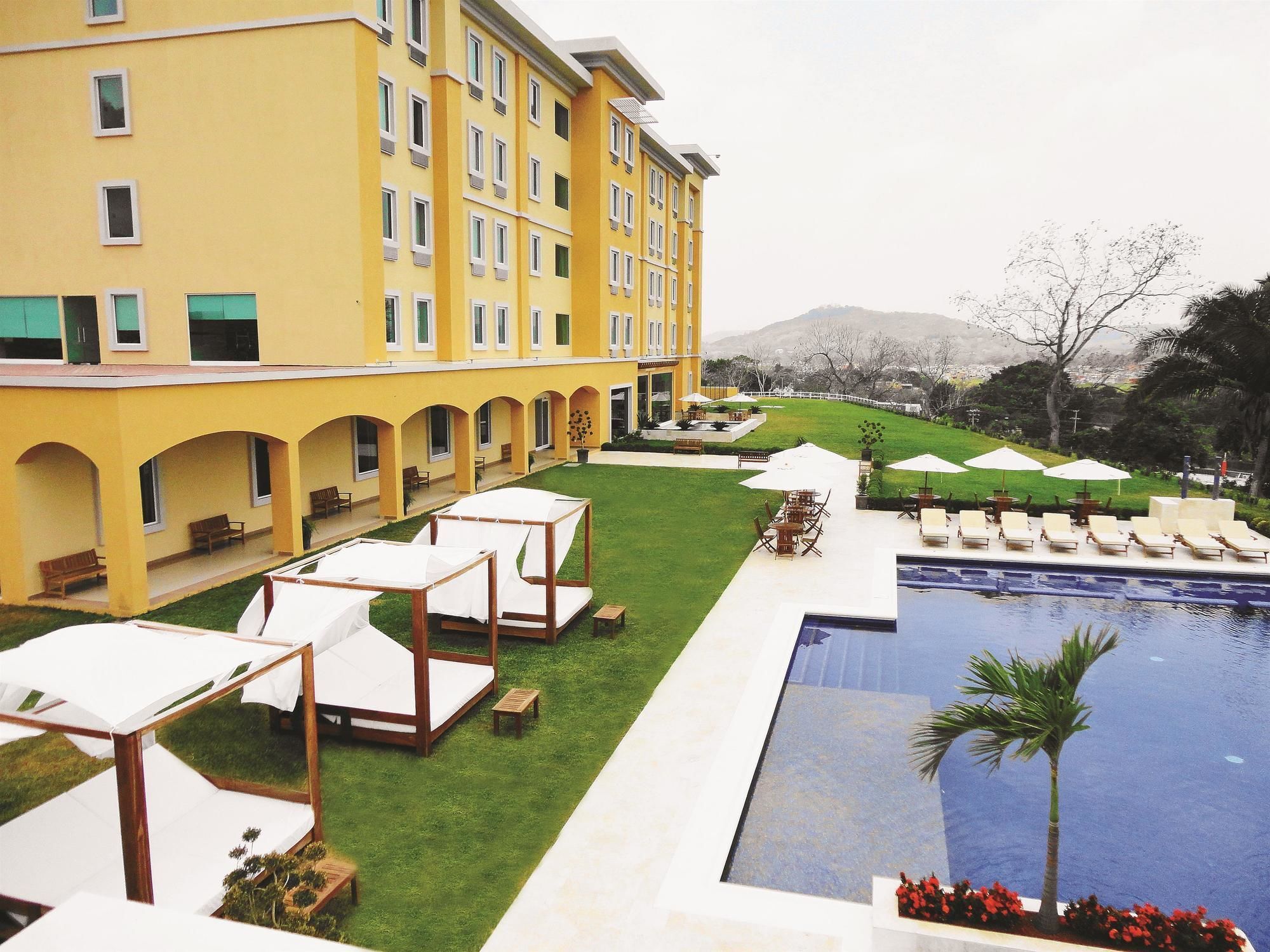 מלון La Quinta By Wyndham Poza Rica מראה חיצוני תמונה